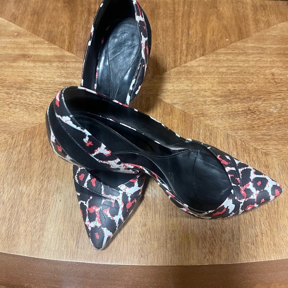 Alexander McQueen Tricolor Pixel Print Leather Lex D" Orsay Pumps - Picture 6 of 15